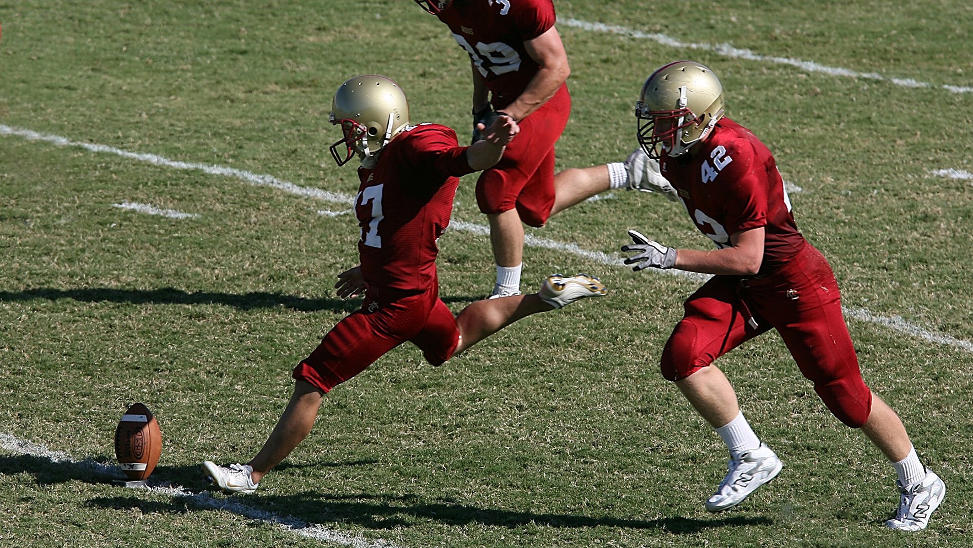 开云体育入口-足球赛场焦点！阿根廷队对阵西班牙队，防守反击奏效，球队笑到最后